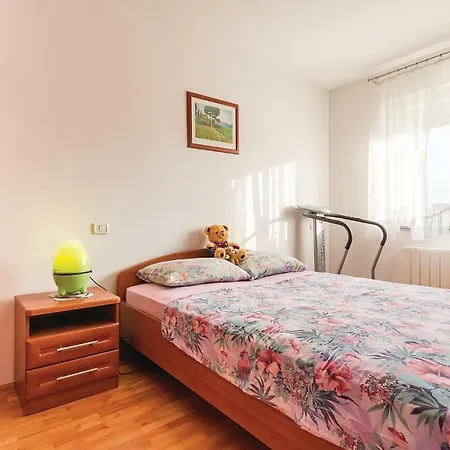 Two-bedroom In דירה
