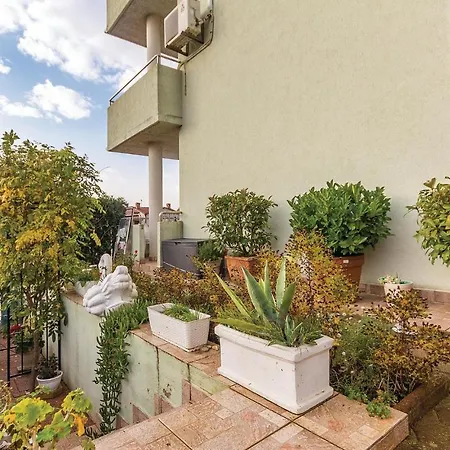 Two-bedroom In דירה
